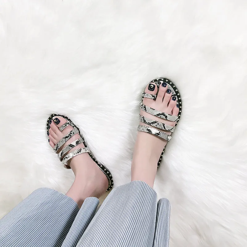 BOOPDO DESIGN STRAP DETAIL SANDALS IN SNAKE