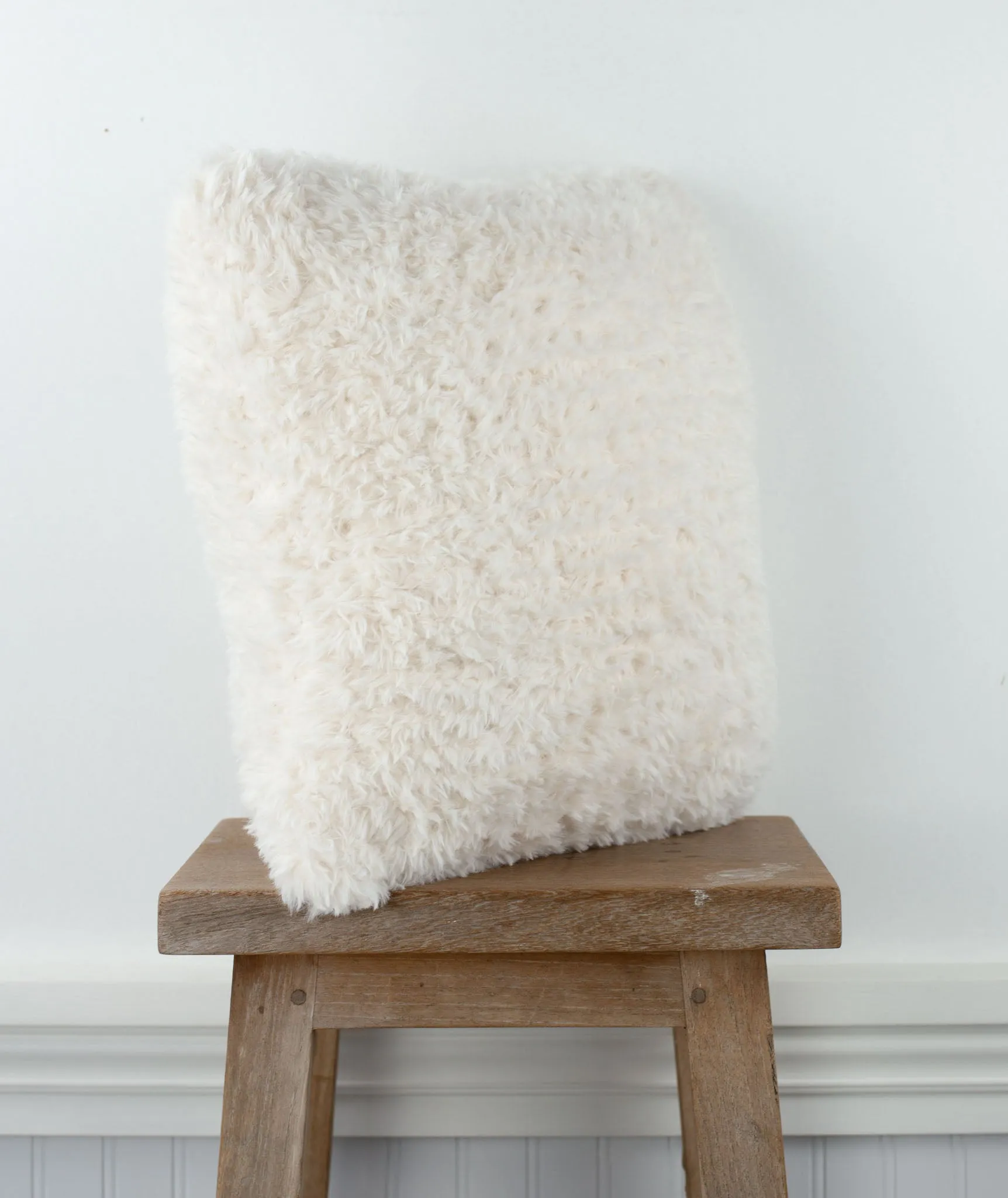 Faux Fur Pillow Using Sirdar Alpine