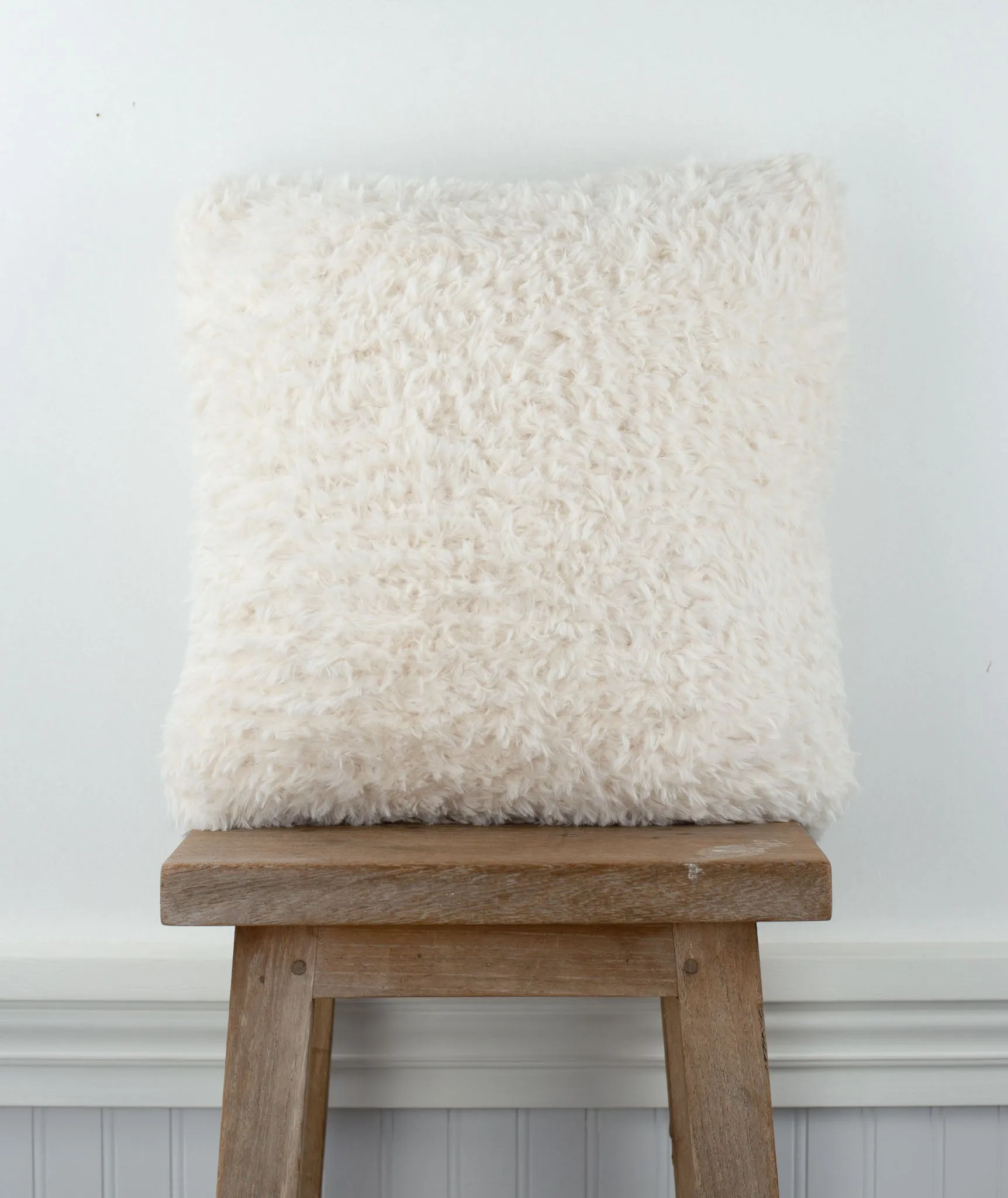 Faux Fur Pillow Using Sirdar Alpine